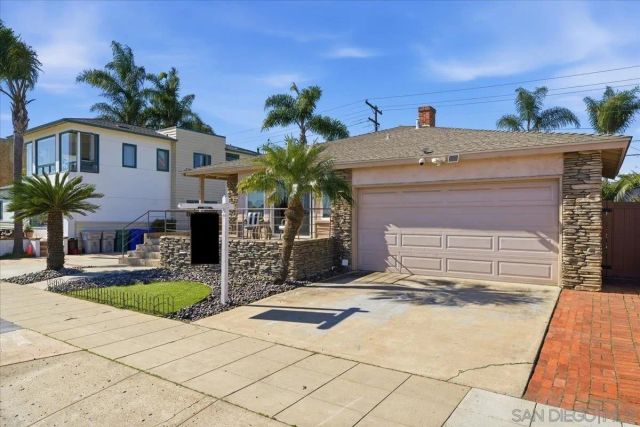 3634 Crown Point Dr, San Diego, CA 92109