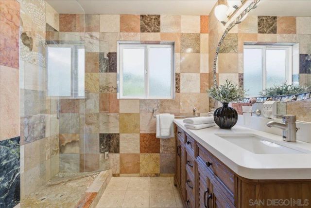 3634 Crown Point Dr, San Diego, CA 92109