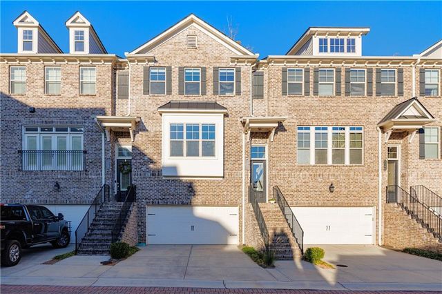 2002 RAVEN Way W, Chamblee, GA 30341