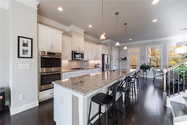 2002 RAVEN Way W, Chamblee, GA 30341