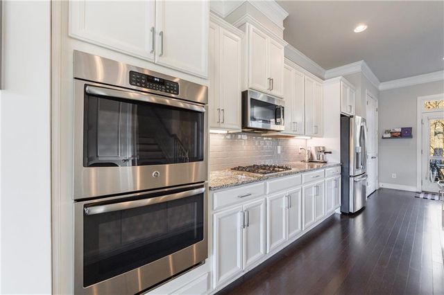 2002 RAVEN Way W, Chamblee, GA 30341