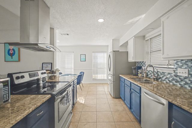 913 Sandhurst Drive, Plano, TX 75025