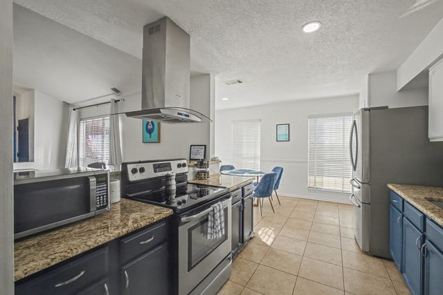 913 Sandhurst Drive, Plano, TX 75025