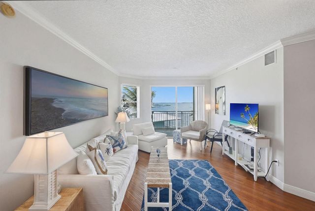 975 NW Flagler Avenue 302, Stuart, FL 34994