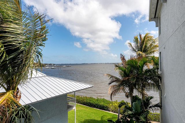 975 NW Flagler Avenue 302, Stuart, FL 34994