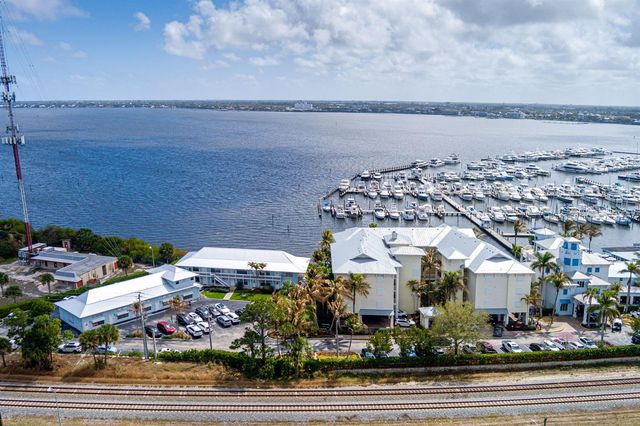 975 NW Flagler Avenue 302, Stuart, FL 34994