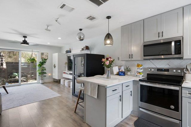 3812 Southway DR 103, Austin, TX 78704