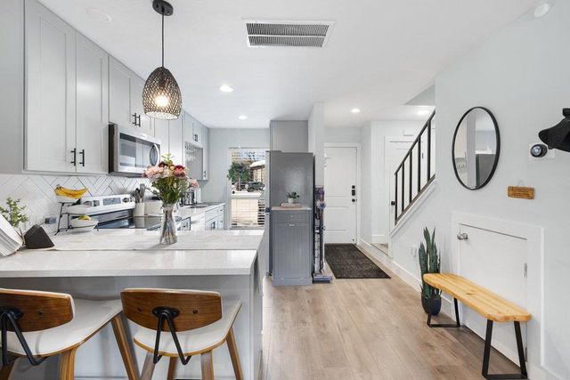 3812 Southway DR 103, Austin, TX 78704