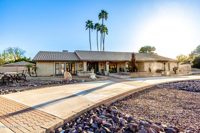 6955 W CALAVAR Road, Peoria, AZ 85381