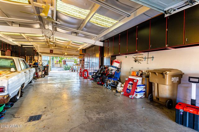 6955 W CALAVAR Road, Peoria, AZ 85381