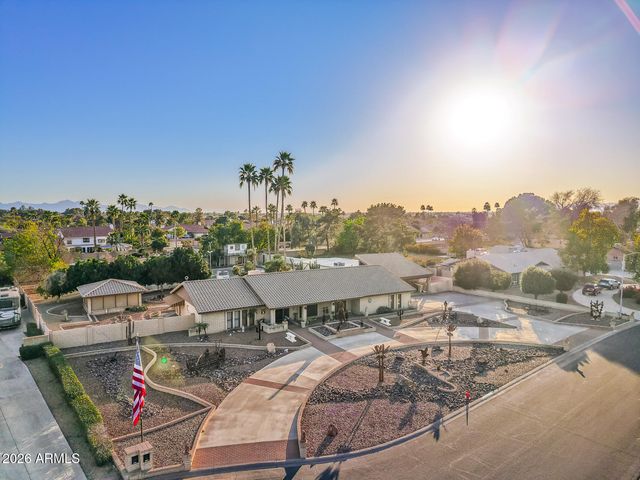 6955 W CALAVAR Road, Peoria, AZ 85381