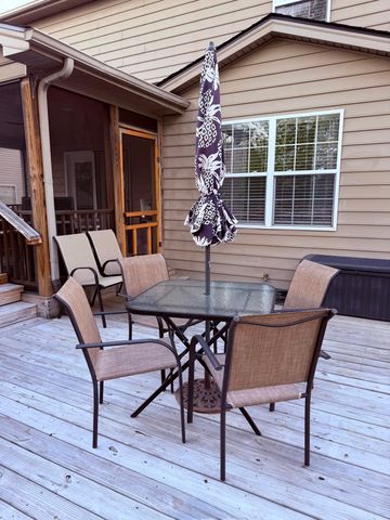 610 Oxford Road, Versailles, KY 40383