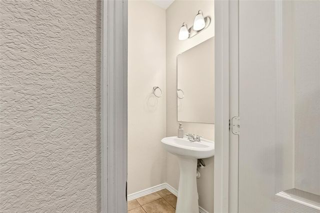 10023 Yanet Grove Lane, Houston, TX 77044