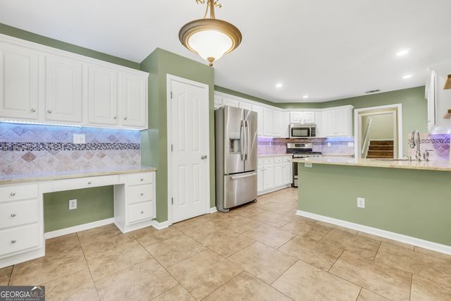 145 Stratford Circle, Stockbridge, GA 30281