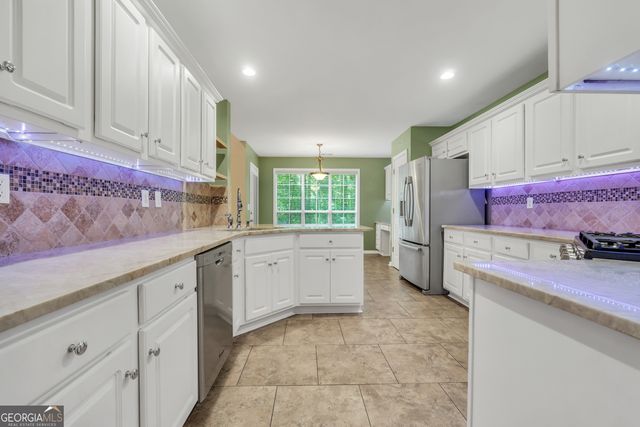 145 Stratford Circle, Stockbridge, GA 30281