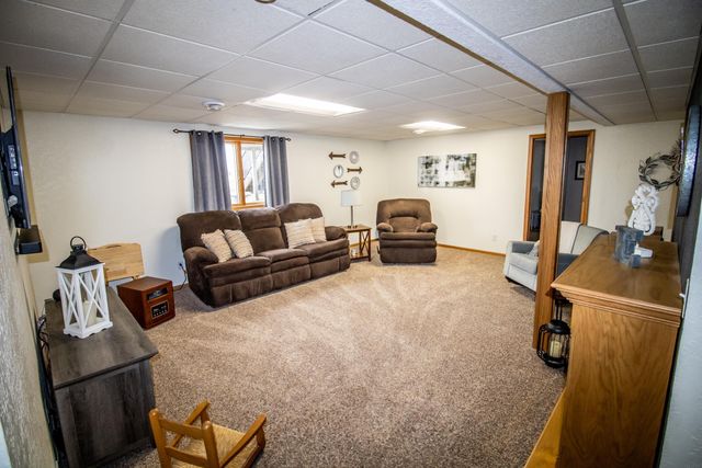 401 Amy Avenue, Fairbank, IA 50629