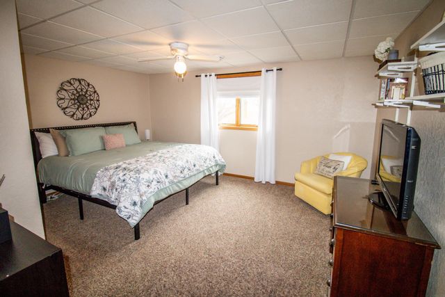 401 Amy Avenue, Fairbank, IA 50629