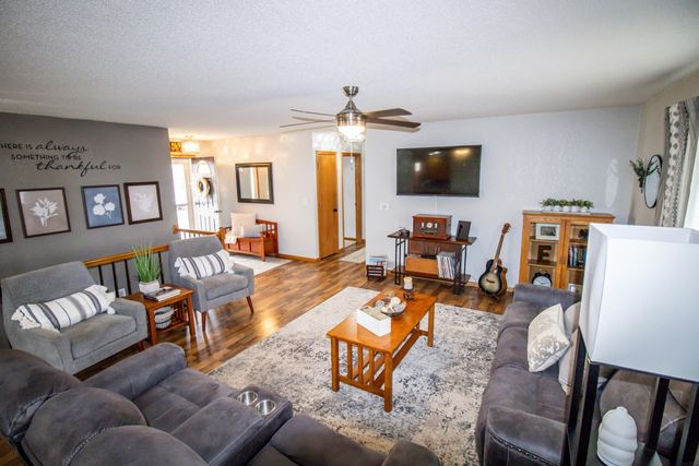 401 Amy Avenue, Fairbank, IA 50629