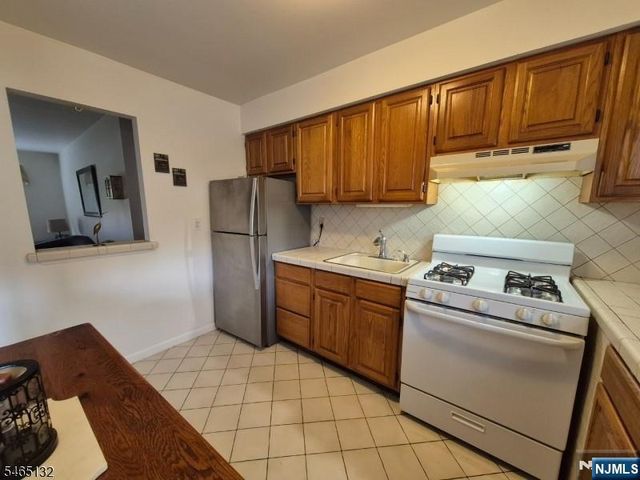 1261A Valley Road, Wayne, NJ 07470