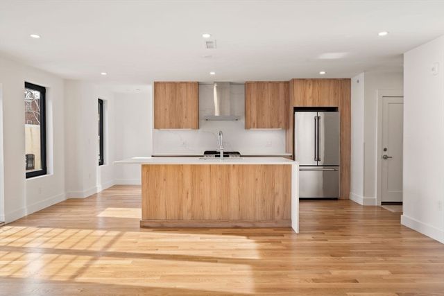 6 Devine Way 1, Boston, MA 02127