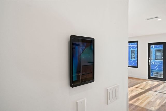 6 Devine Way 1, Boston, MA 02127