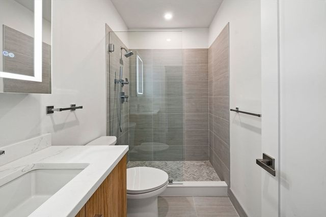 6 Devine Way 1, Boston, MA 02127