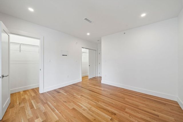 6 Devine Way 1, Boston, MA 02127