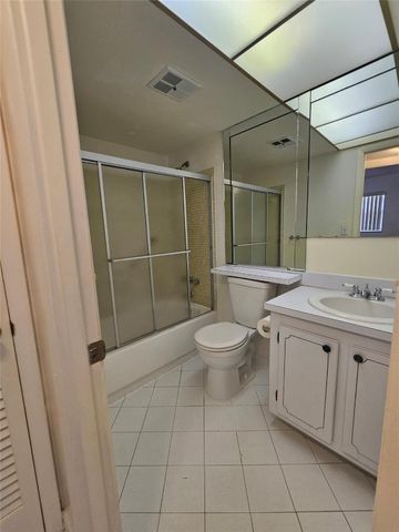 3051 Sunrise Lakes Dr 203, Fort Lauderdale, FL 33322