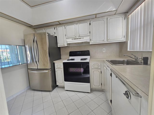 3051 Sunrise Lakes Dr 203, Fort Lauderdale, FL 33322