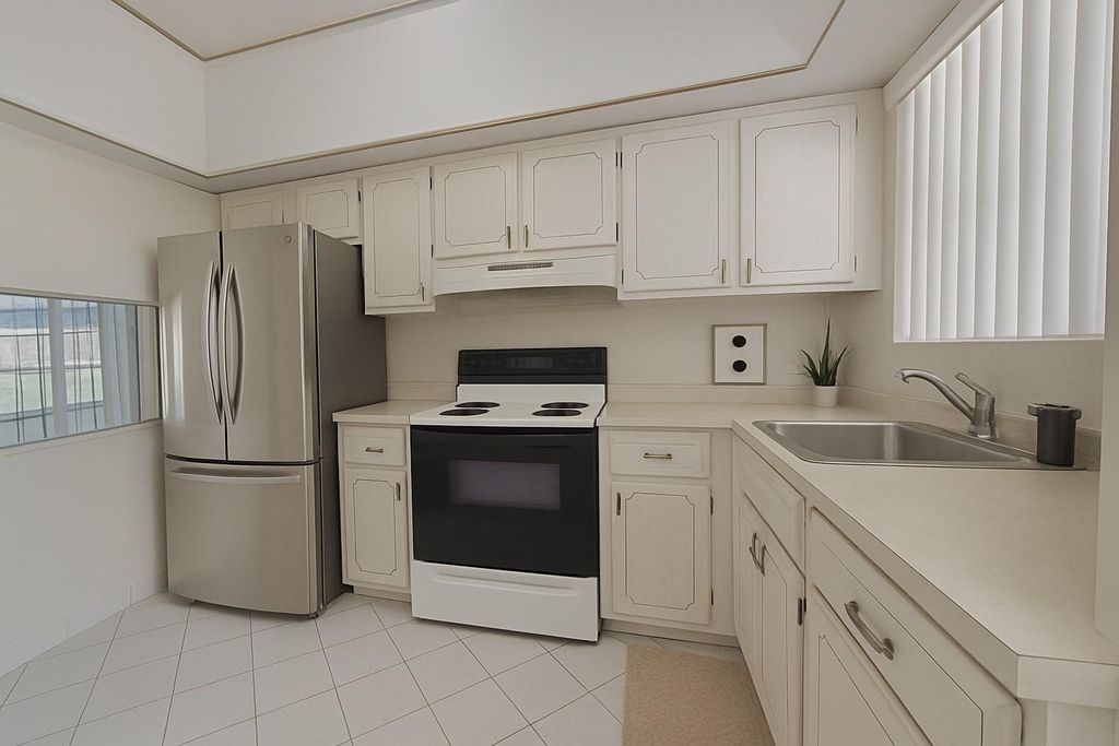 3051 Sunrise Lakes Dr 203, Fort Lauderdale, FL 33322