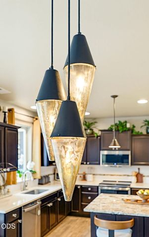 3250 Cheltenham Way, Medford, OR 97504