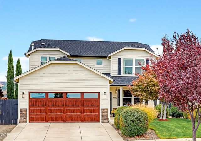 3250 Cheltenham Way, Medford, OR 97504
