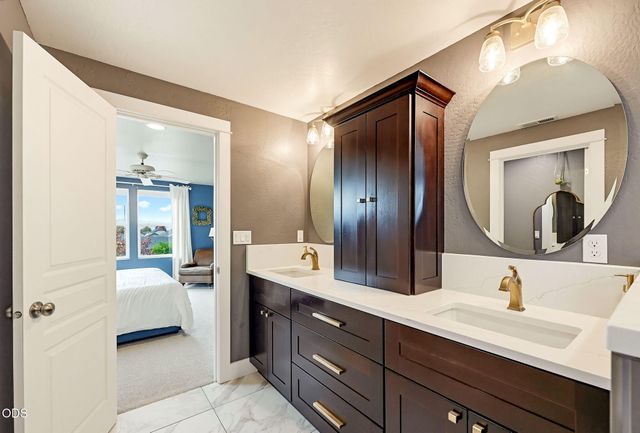 3250 Cheltenham Way, Medford, OR 97504