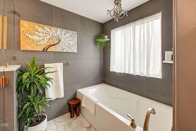 3250 Cheltenham Way, Medford, OR 97504