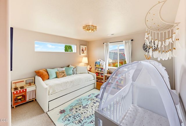 3250 Cheltenham Way, Medford, OR 97504