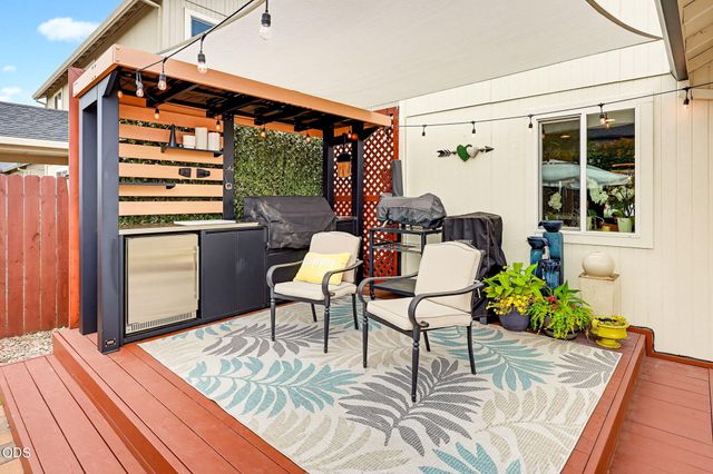 3250 Cheltenham Way, Medford, OR 97504
