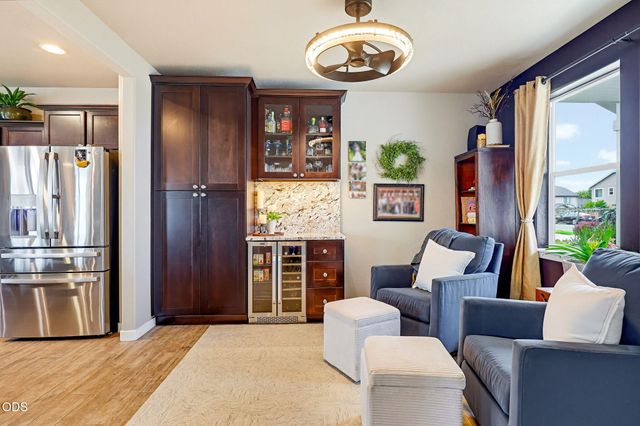 3250 Cheltenham Way, Medford, OR 97504