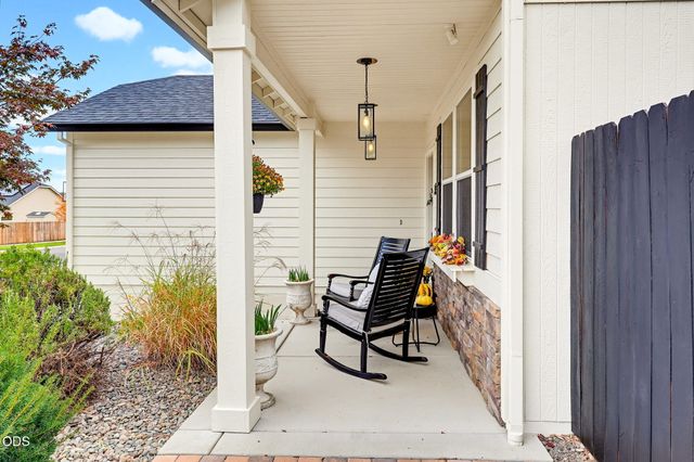 3250 Cheltenham Way, Medford, OR 97504