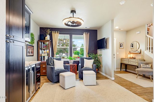 3250 Cheltenham Way, Medford, OR 97504