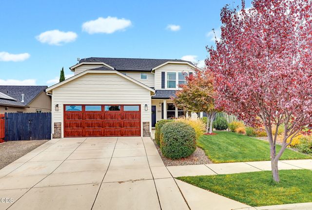 3250 Cheltenham Way, Medford, OR 97504