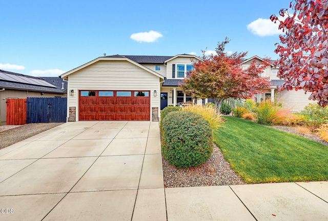 3250 Cheltenham Way, Medford, OR 97504
