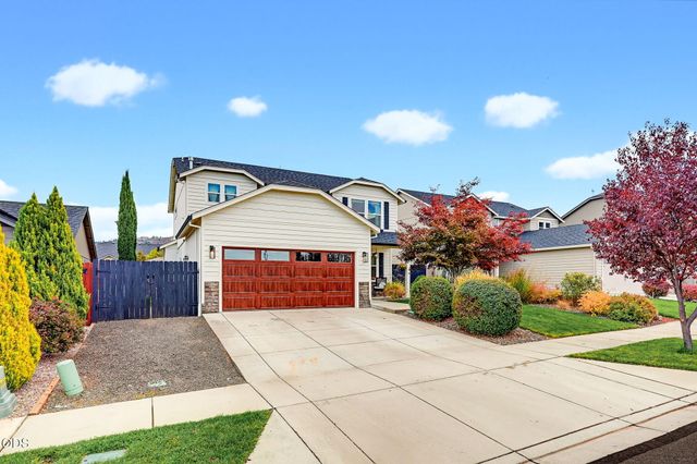 3250 Cheltenham Way, Medford, OR 97504