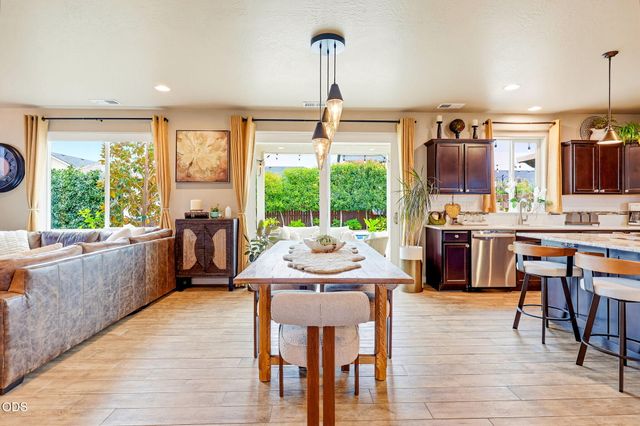 3250 Cheltenham Way, Medford, OR 97504