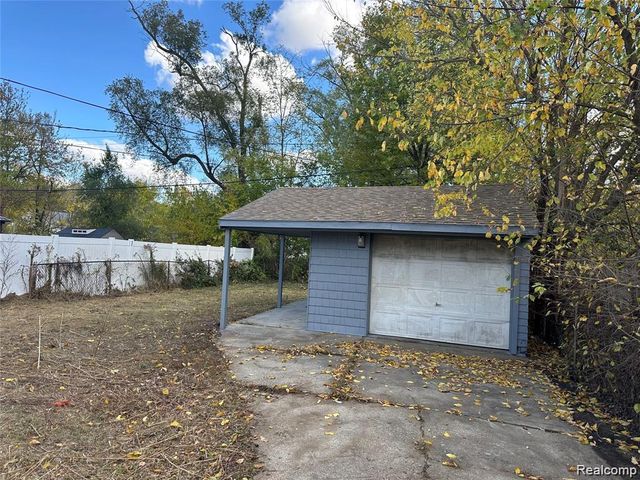 20084 Greenview Avenue, Detroit, MI 48219