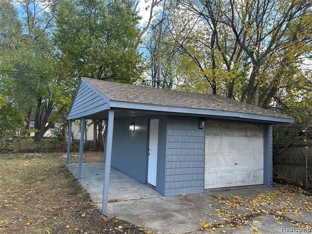 20084 Greenview Avenue, Detroit, MI 48219