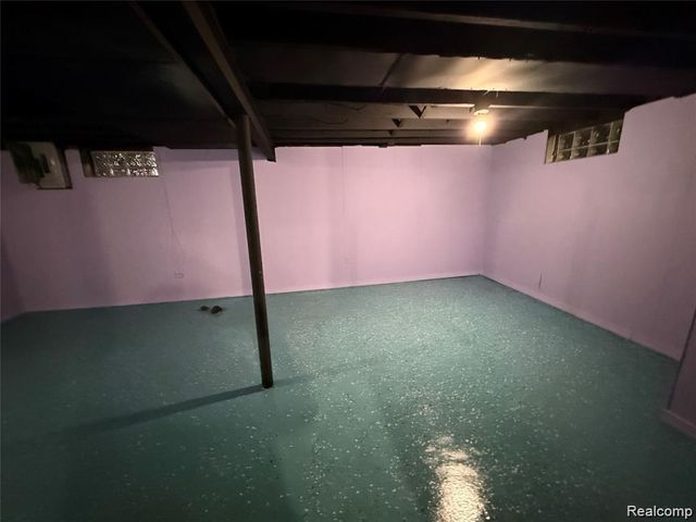 20084 Greenview Avenue, Detroit, MI 48219