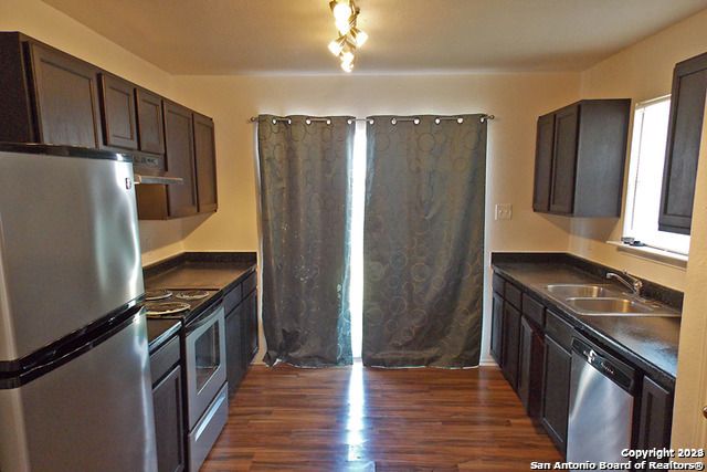 8304 Heights Valley, Converse, TX 78109