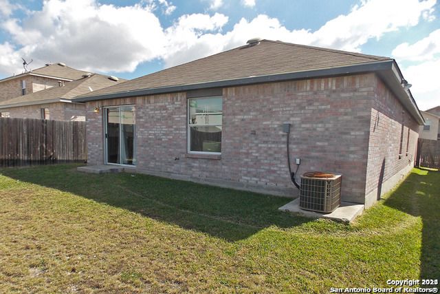 8304 Heights Valley, Converse, TX 78109
