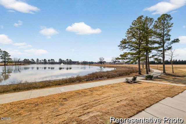 240 Periwinkle Place 41, Clayton, NC 27527