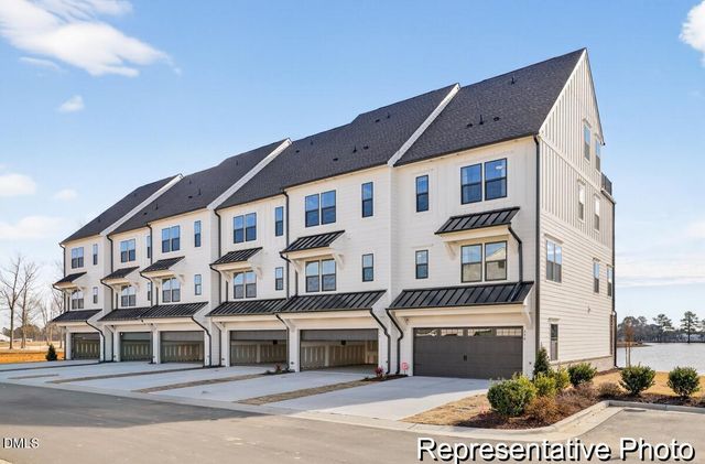 240 Periwinkle Place 41, Clayton, NC 27527